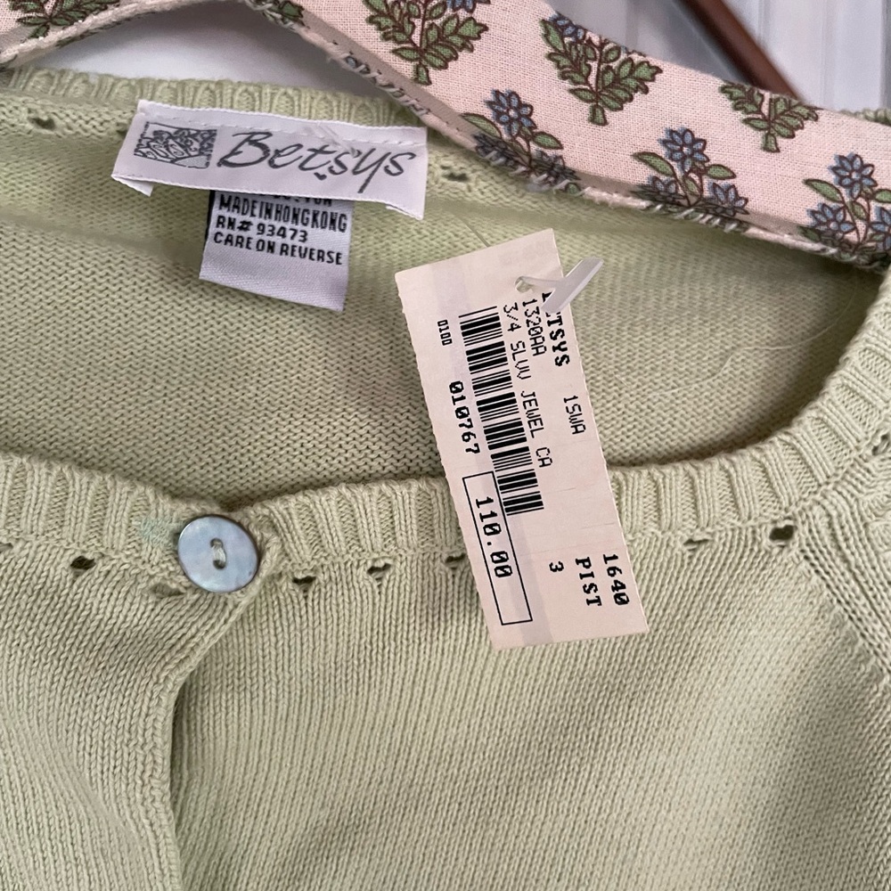Light Green Button-Up Cardigan - Picture 2 of 5